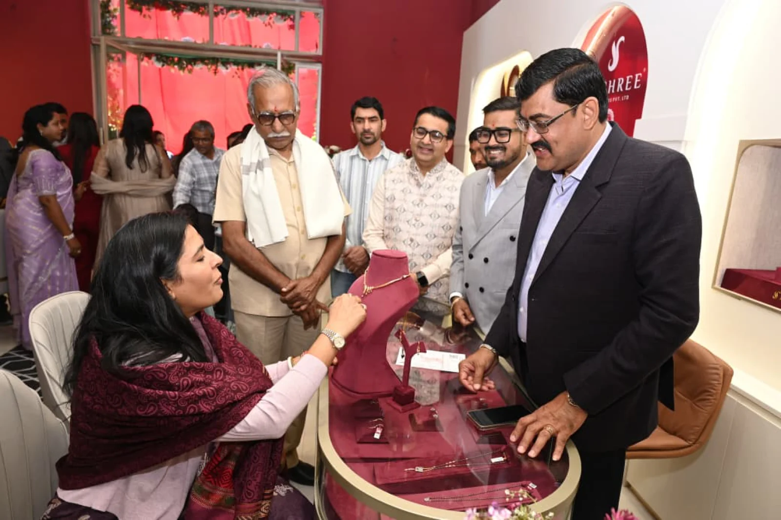 जयपुर के मानसरोवर में जयश्री ज्वेलर्स के नए शोरूम का शुभारंभ