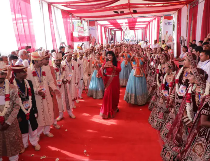 नारायण सेवा संस्थान में 51 जोड़ों का सामूहिक विवाह