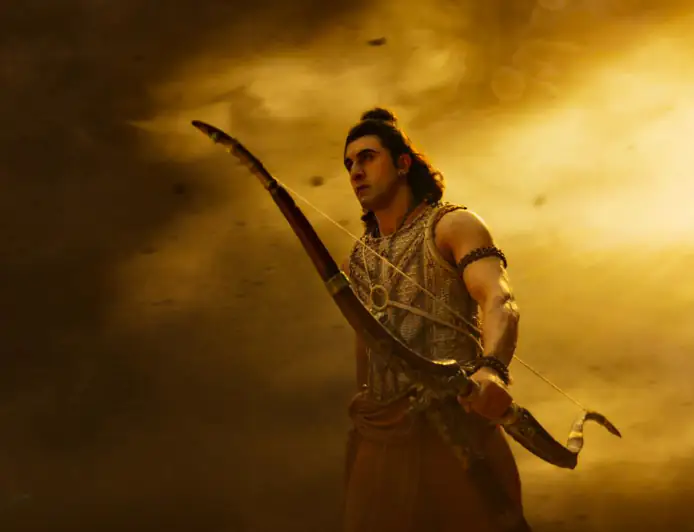 रणबीर कपूर का 'राम' अवतार: पहली झलक ने छोड़ी फैंस को भावुक, सोशल मीडिया पर छाई तस्वीरें