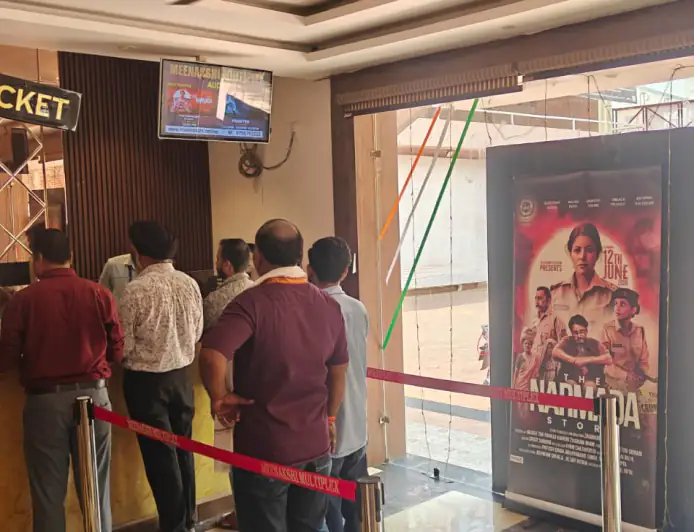 भोपाल में ‘द नर्मदा स्टोरी’ का क्रेज, कई सिनेमाघरों में पहले दिन हाउसफुल शो